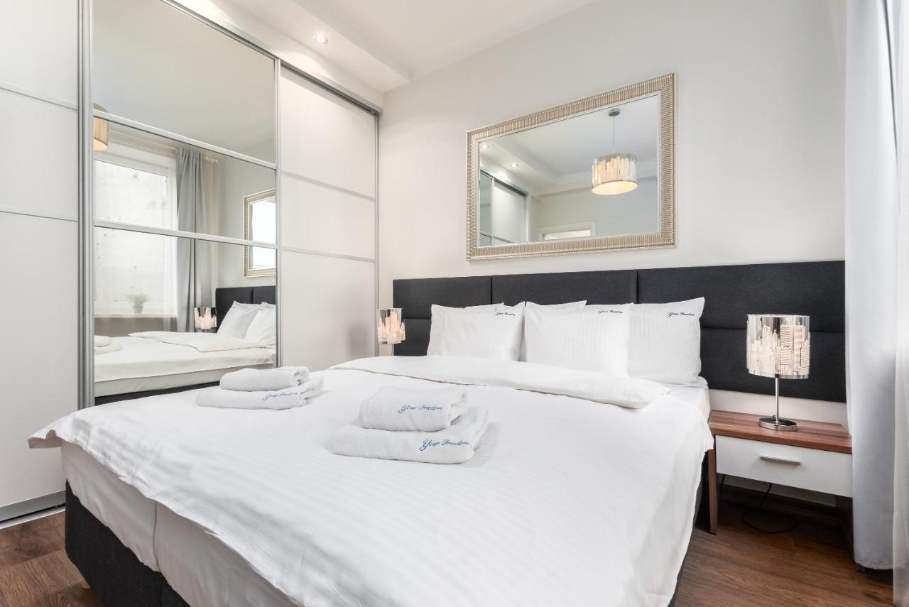 Apartament Chmielna By Your Freedom วอร์ซอ ภายนอก รูปภาพ